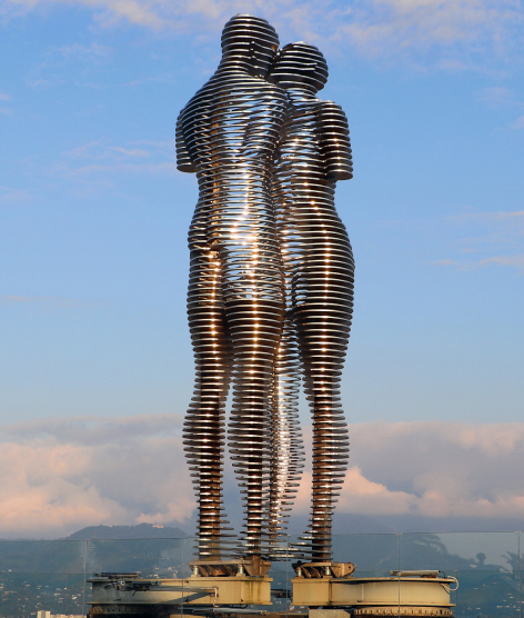 Skulptur von Ali und Nino in Batumi.