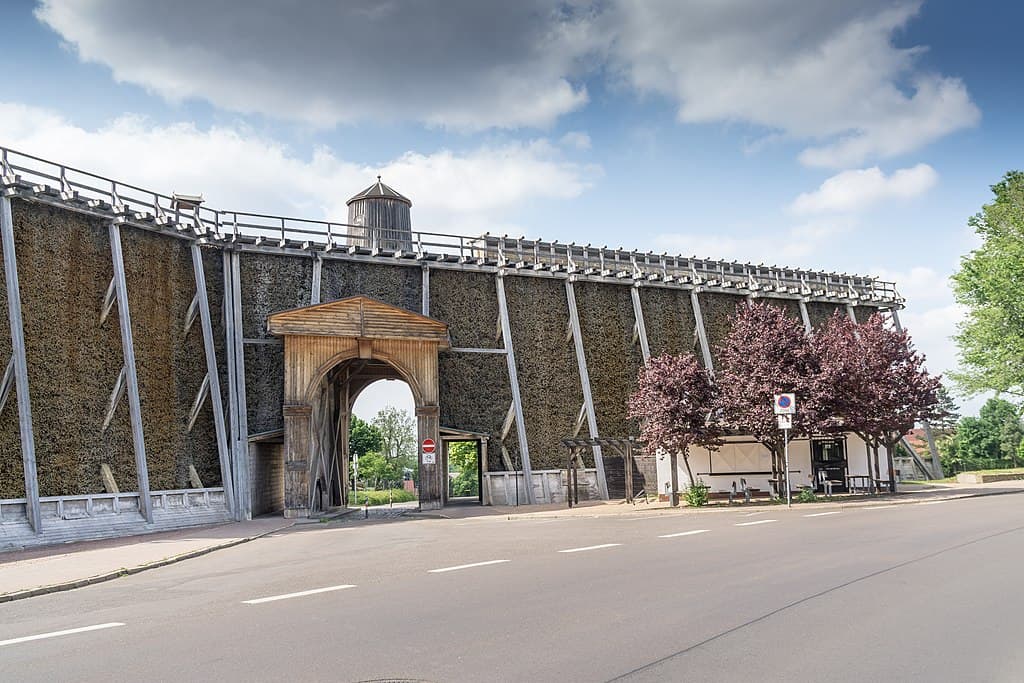 1024px Bad Duerrenberg Gradierwerk 02